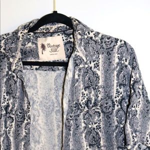 Vintage Silk Large button down pattern shirt b&w